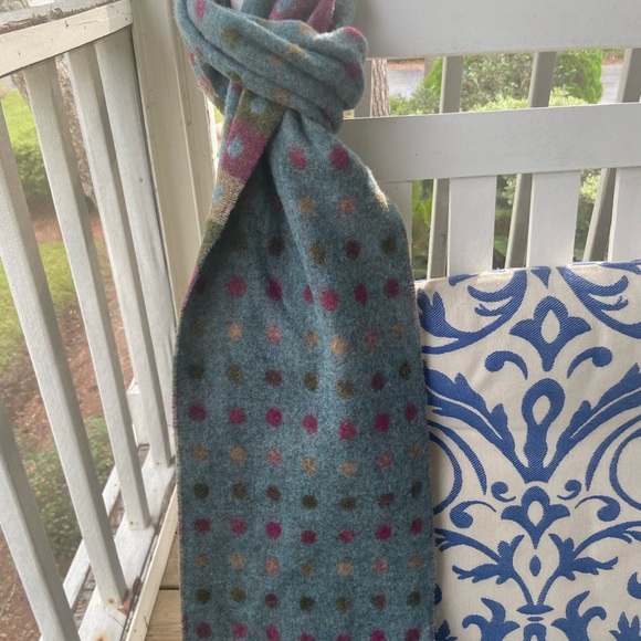 Uno Alla Volta Merino Wool Scarf - Picture 1 of 7